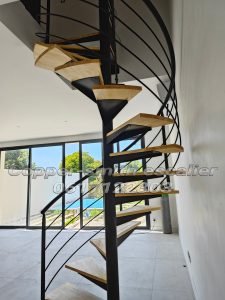 Escalier bordeaux colimaçon copper smith