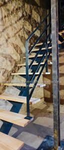 scalier bordeaux sur mesure limon central acier metal bois garde corps