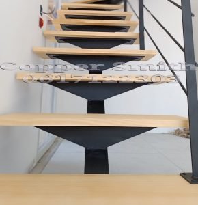 Escalier sur mesure bordeaux garde corps metal bois limon central